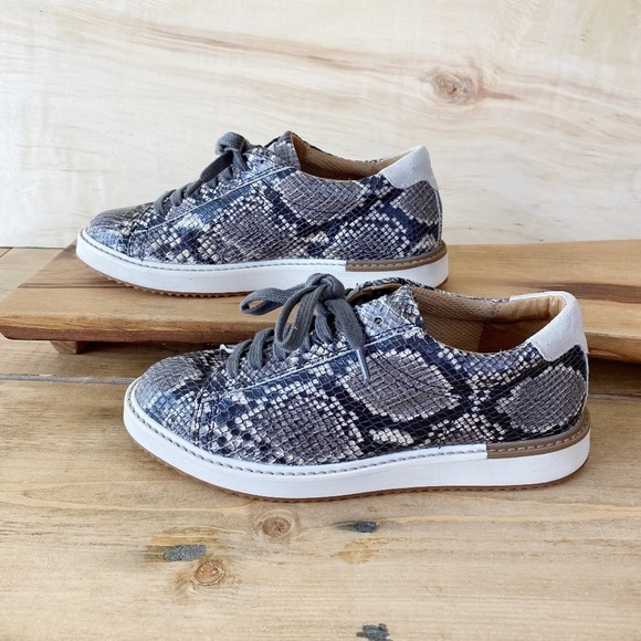 Hush Puppies Snakeskin Leather Sneakers Pristine Condition Sz 7 - Picture 1 of 7